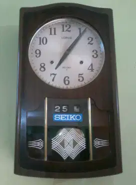 Jam Dinding Kayu Seiko Antik