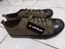 Airwalk sepatu pria 43 aksesoris army look seperti baru