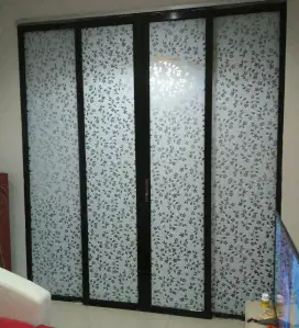 Stiker kaca motif