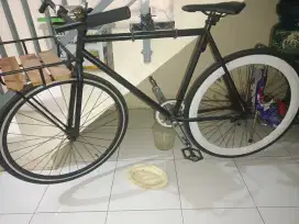 Fixie Custom Keranjang Vincent