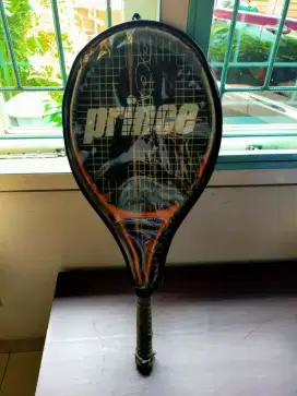 Raket tennis princes