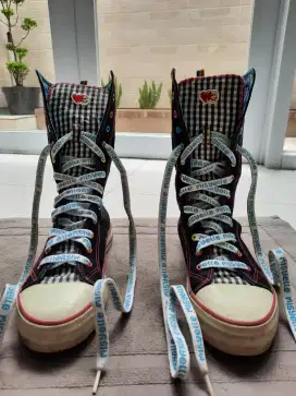 Sepatu perempuan