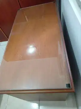 Meja tulis 98 persen bagus