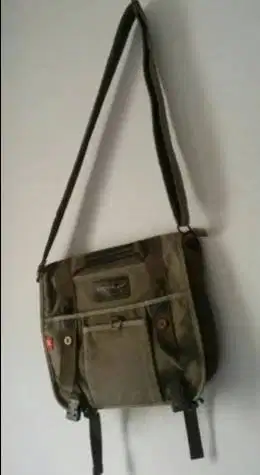 Ongkiirr00 -- Gratiiss05 - COD _Tas slempang diesel green