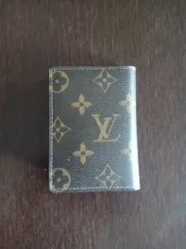 Dompet kartu nama LV