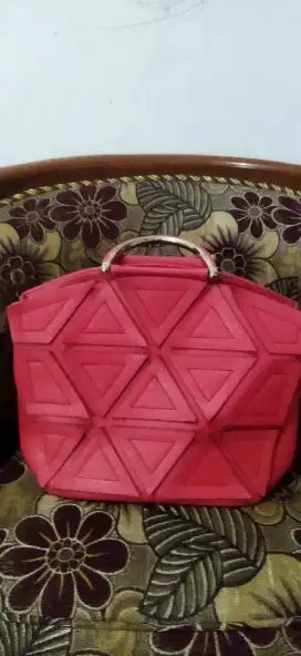 Tas kulit merah muat bnyak ruang P24  L32 bisa sling n handle