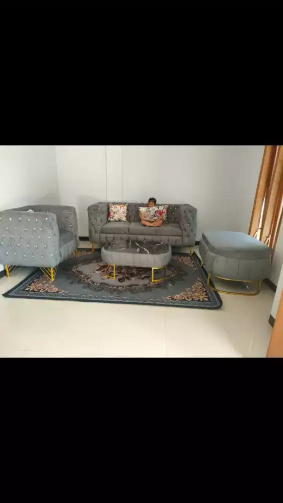 Sofa Mewah DIVINSI Kaki Besi