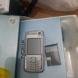 Nokia N6680 silver lengkap