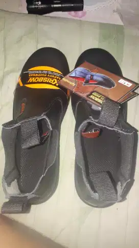 Sepatu safety  no.43.  Neet   350.  Buat  yg serius  aj  (baru.