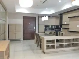 Disewakan Cepat Apartemen Casagrande 3 Bedroom(Murah Banget n Lengkap)