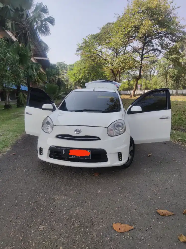 Nissan March 2013 MT