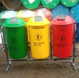 Tong sampah fiber