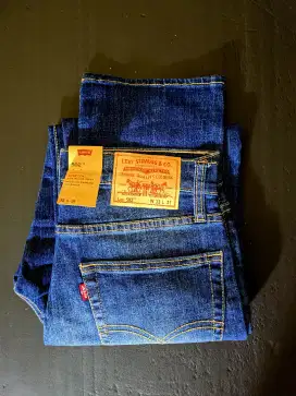 Levi's 502 W32 L31 BNWT