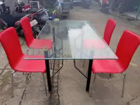 MEJA MAKAN KACA TANPA KURSI