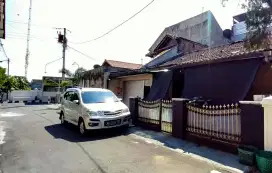 Beli Tanah Bonus Rumah Di Dalam Perumahan Seturan Area Kampus, Kost