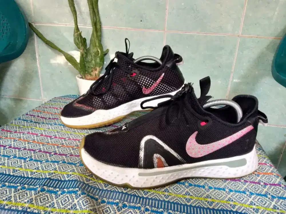 Jual sepatu Basket merk Nike PG 4 size 43 insole 27.5 cm