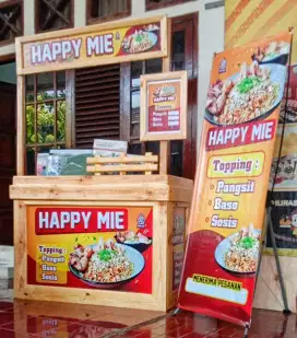Franchise Happy Mie Hot Chilli lengkap Booth