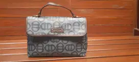 Pouch wanita Brera