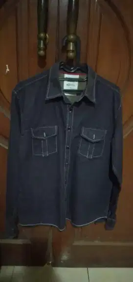 Kemeja Tangan Panjang Pria Merek DETAILS. Ori. Size L. Mulus Nominus.