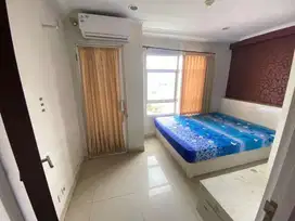 1 BR bukan studio Apartemen metropolis furnish