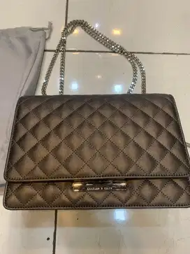 Tas charles & keith like new