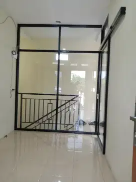 Pintu sliding kaca