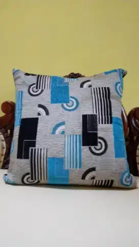 Bantal sofa besar