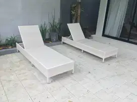 Kursi kolam / lounger rotan sintetis LRS02 Tangerang