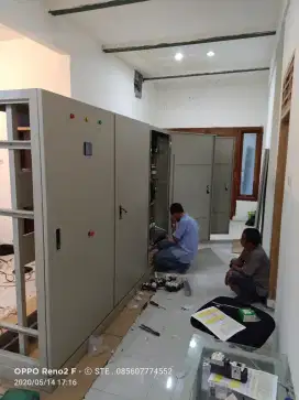 Box Panel listrik.