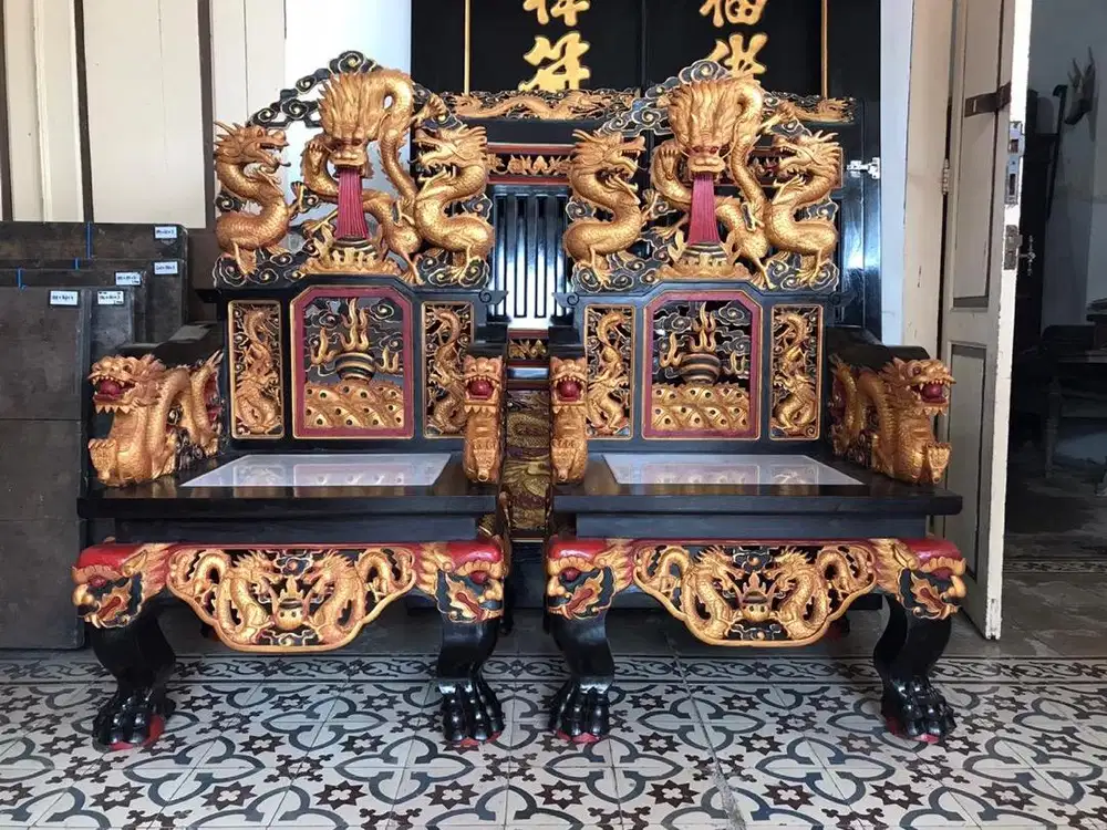 Dijual Sepasang Kursi Raja Motif Naga Bola Api Marmer Putih Jati Tua