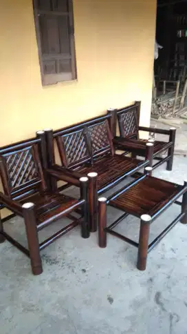 Kursi bambu klasik