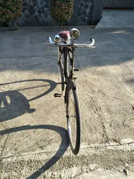 Sepeda Onthel merk Apollo sangat antik dan masih lengkap
