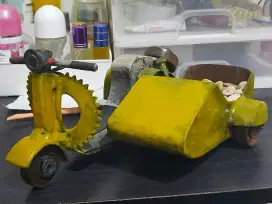 Miniatur motor vespa