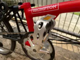 Brompton M6R Merah