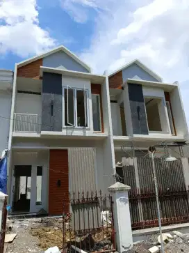 DIJUAL RUMAH BARU GRESS RUNGKUT SCANDINAVIAN BAGUS