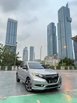 Honda HRV Prestige Antik 2016 Low Km Lunar Silver
