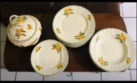 1 Set piring Kuno