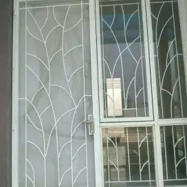 Pintu terlais kasa nyamuk
