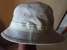 preloved pierre cardin bucket hat