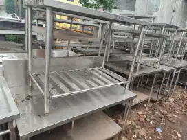 Meja stenlist cafe dan resto