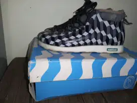 Sepatu boots merk native sangat langka anti air size 41
