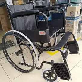 Kondisi baru : kursi roda standar GEA FS 875 hitam - gratis ongkir