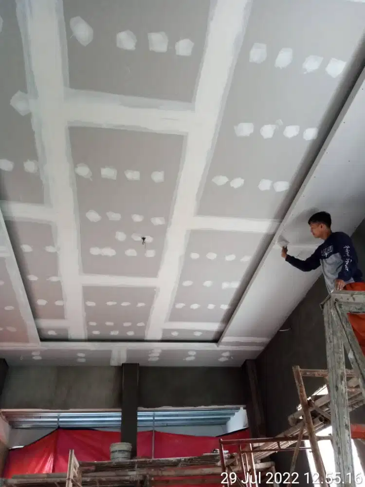 Dekorasi plafon gypsum mewah
