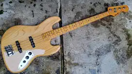 vintage bass Chandler jazz bass natural (made in USA 80's)