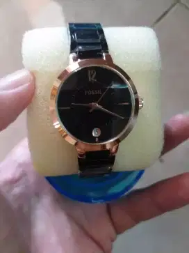 Jam tangan wanita dgn bentuk bulat