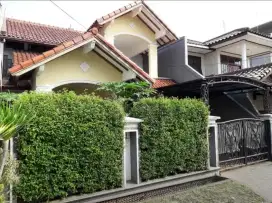 Rumah 2 Lantai Tanahnya 162 M² di Komplek Pondok Bambu Duren Sawit