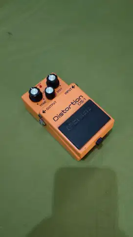 Efek BOSS Distorsi DS-1