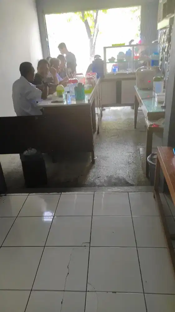Di cari penjaga warteg