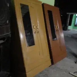 Almari bahan kayu meranti