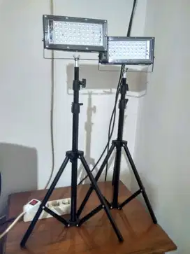 lampu sorot plus stand tampu